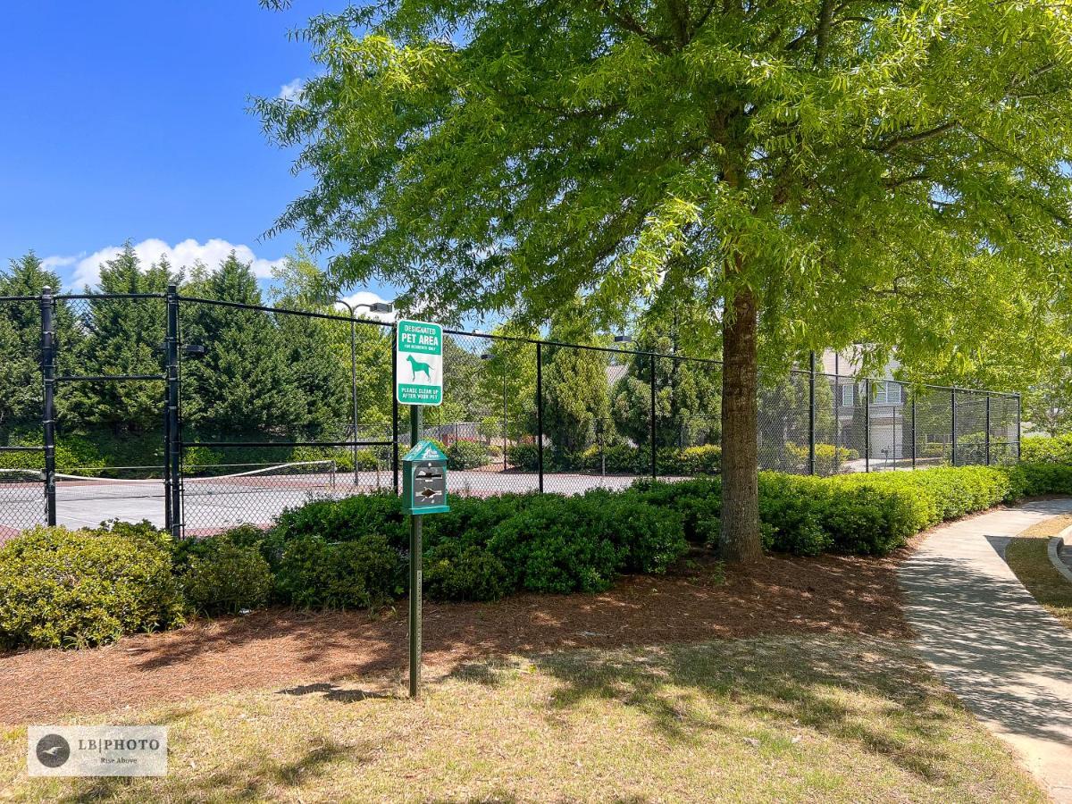 4 - Bed Home With Cali King Bed, 12 Mins To Dtwn Atlanta Buitenkant foto