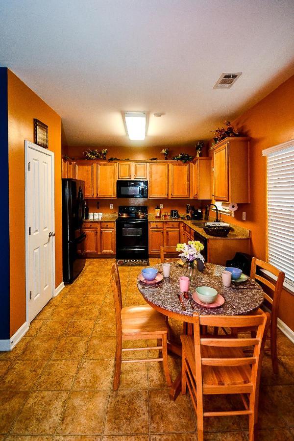 4 - Bed Home With Cali King Bed, 12 Mins To Dtwn Atlanta Buitenkant foto