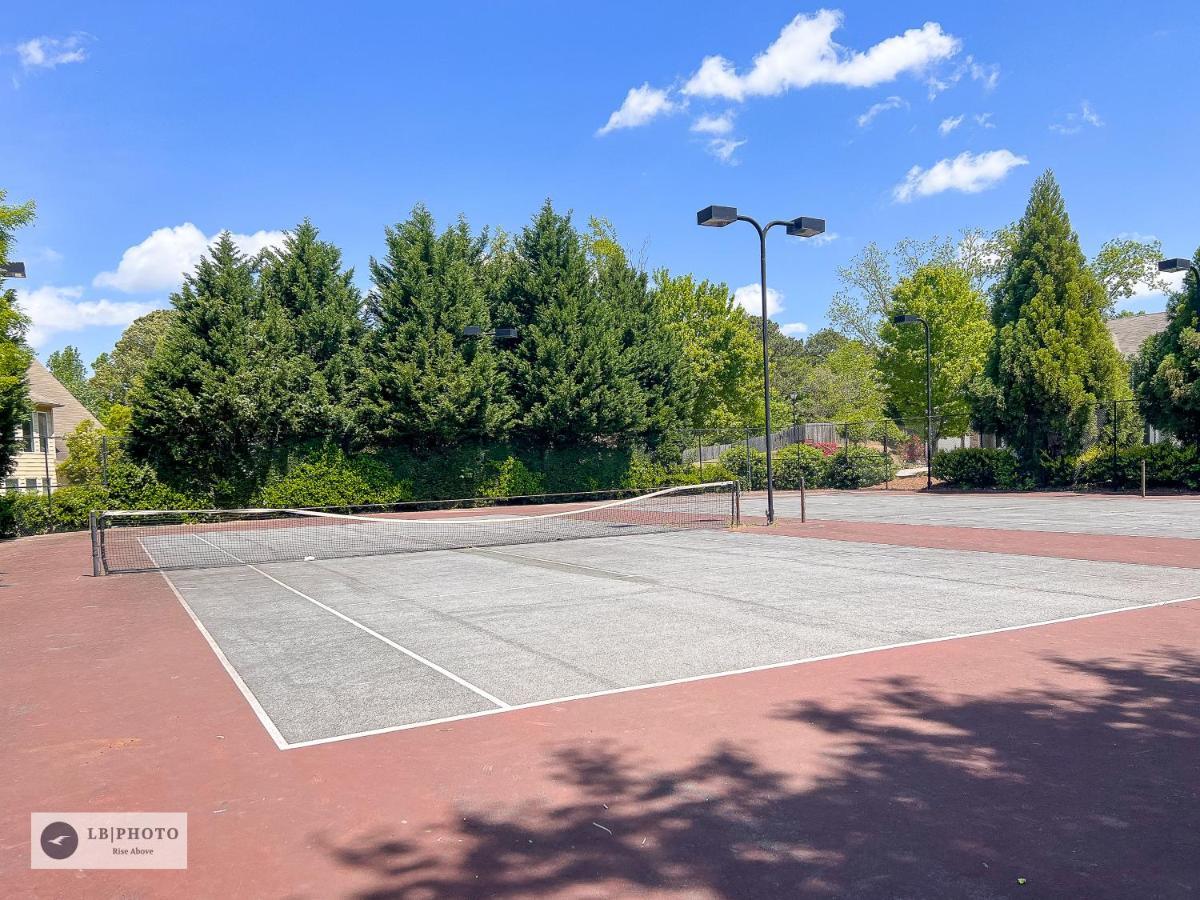 4 - Bed Home With Cali King Bed, 12 Mins To Dtwn Atlanta Buitenkant foto