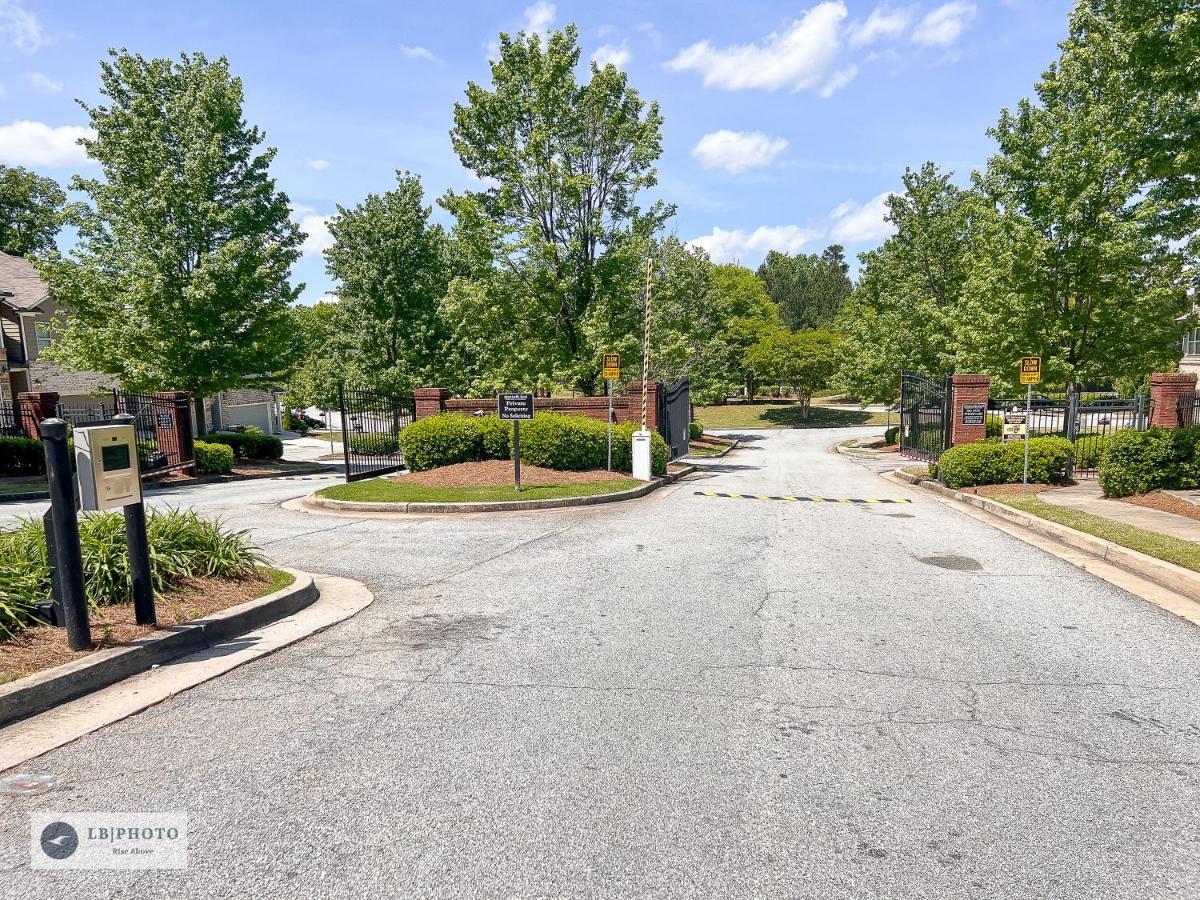 4 - Bed Home With Cali King Bed, 12 Mins To Dtwn Atlanta Buitenkant foto
