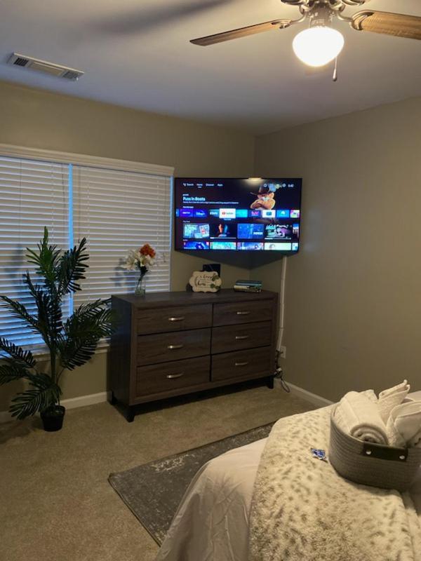 4 - Bed Home With Cali King Bed, 12 Mins To Dtwn Atlanta Buitenkant foto