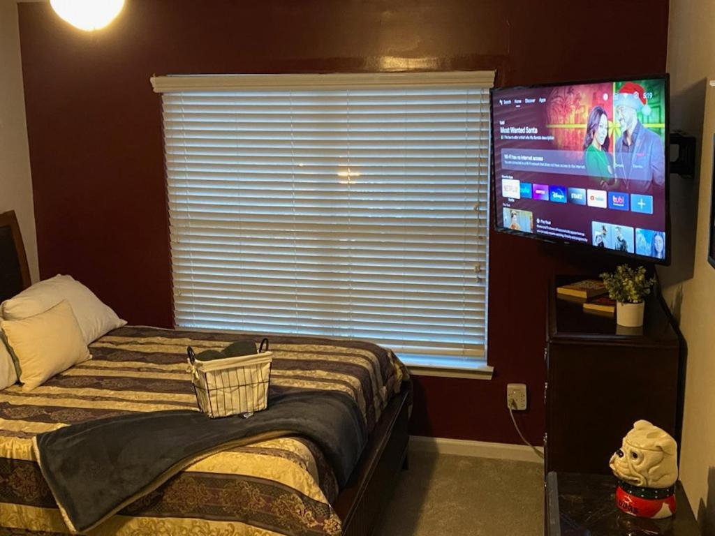 4 - Bed Home With Cali King Bed, 12 Mins To Dtwn Atlanta Buitenkant foto